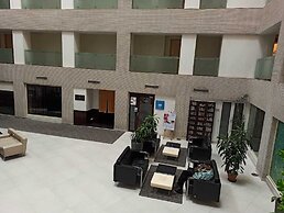 Avalon Courtyard