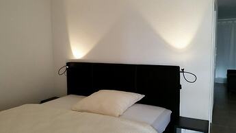 Hotel T8