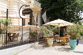 Metropole Apartments Royal Residence
