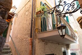 Via Del Santo