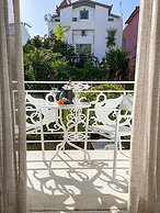 Stratos Hotel