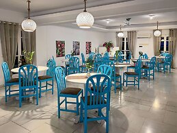 Stratos Hotel