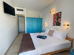 Stratos Hotel