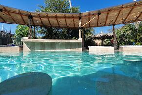 Hotel Ashly Loma Larga