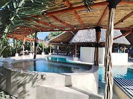 Hotel Ashly Loma Larga