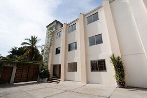 Hotel Ashly Loma Larga