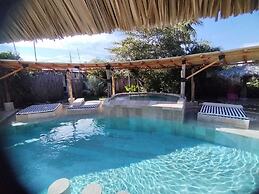 Hotel Ashly Loma Larga