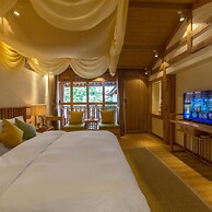 Floral Hotel · Nameiju Lijiang