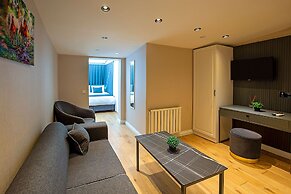Moss Suites Hotel