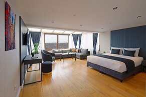 Moss Suites Hotel