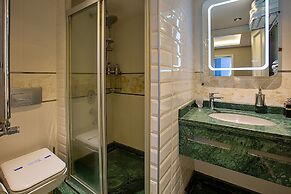 Moss Suites Hotel