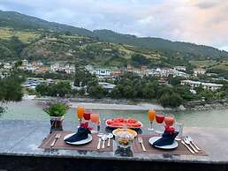 Hotel River Valley