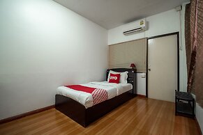 OYO 836 PK Residence