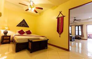 Chang Charlie Inn
