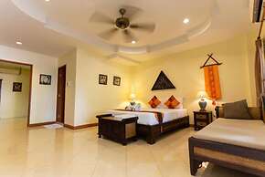 Chang Charlie Inn