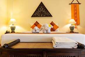 Chang Charlie Inn