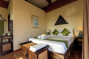 Chang Charlie Inn