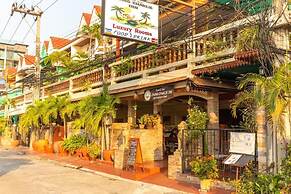 Chang Charlie Inn