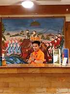 Chang Charlie Inn