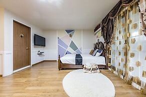 Ravie Pension