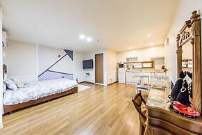 Ravie Pension