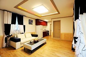 Ravie Pension