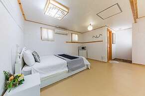 Apple farm stay