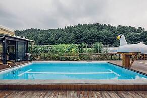 Asamo poolvilla