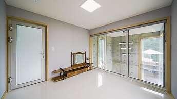 Asamo poolvilla