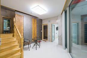 Asamo poolvilla