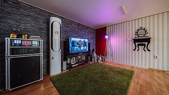 Gallery 774