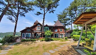 Castel on the hill pension