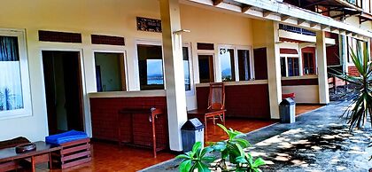Bunga Ayu Seaside Resort