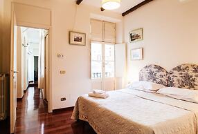 Clock Terrace House - FromHometoRome