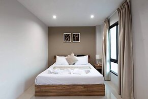 The Living Hotel SamutPrakan