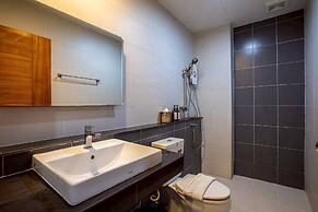 The Living Hotel SamutPrakan