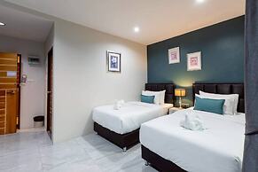 The Living Hotel SamutPrakan