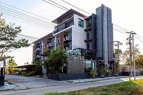 The Living Hotel SamutPrakan