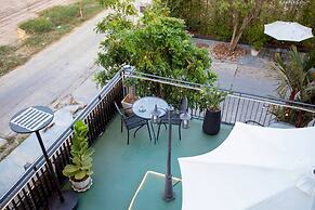 The Living Hotel SamutPrakan
