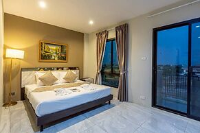 The Living Hotel SamutPrakan