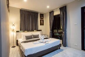The Living Hotel SamutPrakan
