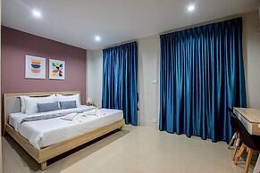 The Living Hotel SamutPrakan