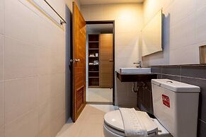 The Living Hotel SamutPrakan