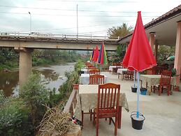 Saynambak Riverside Guest House