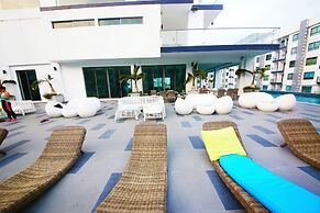 Arcadia Waters Condo Resort Pattaya