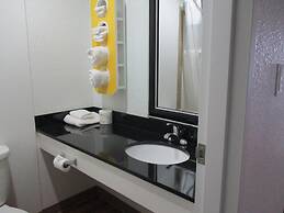 Motel 6 Kerrobert, SK