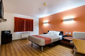Motel 6 Kerrobert, SK