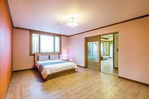 Hue travel Pension