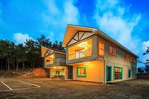 Hue travel Pension