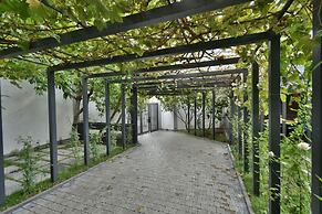 Andor Hotel
